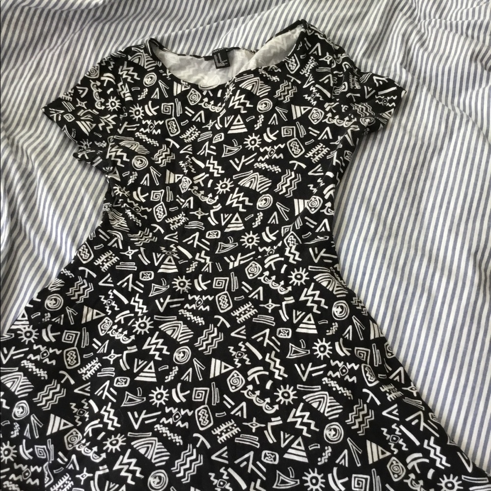 Cotton pattern black and white dress!